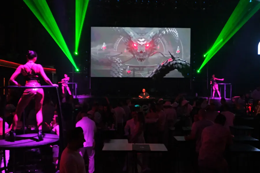 Neo Club Kemer club light show fotoğrafı — Soner Erdoğan